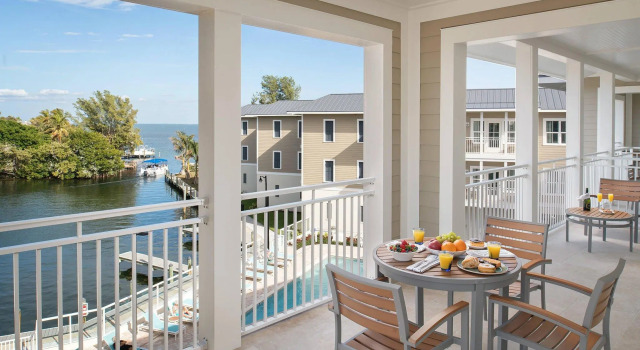 Люкс с 2 комнатами с балконом и с видом на воду Waterline Villas & Marina, Autograph Collection