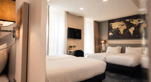 Четырёхместный номер Hôtel Univers