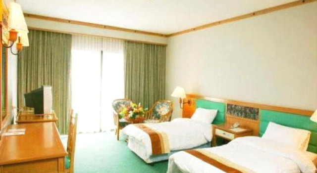 Mandarin Golden Valley Hotel & Spa