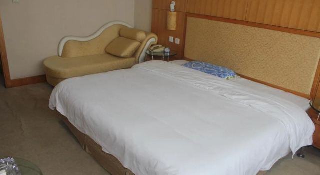 Guangyuan Dingshan Hotel, Prenota Hotel Yangzhou Jiangsu