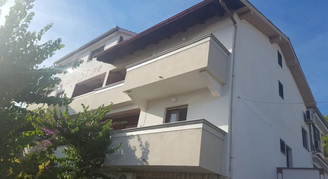 Apartment Renata, Prenota Appartamento Hotel a Isole Quarnerine con parcheggio, Parcheggio