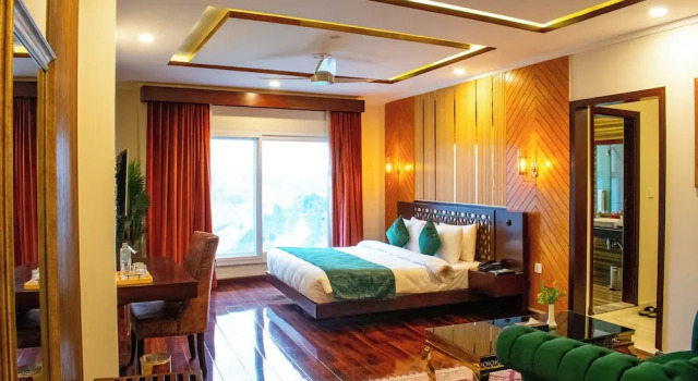 Полулюкс Hotel Tourmaline Peshawar