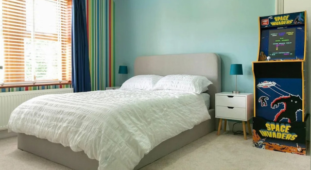 Remarkable 4-bed House Near Leeds Airport