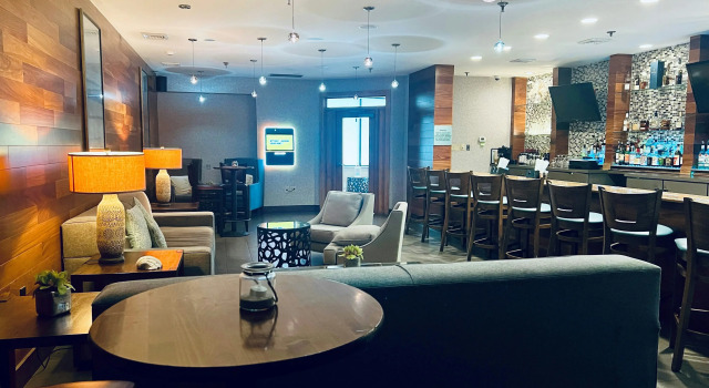 DoubleTree by Hilton Atlantic Beach Oceanfront, Забронировать Отель Атлантик-Бич Северная Каролина
