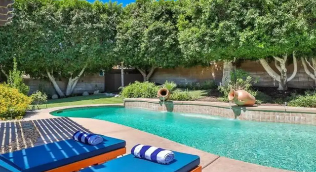 Коттедж Private Oasis Pool