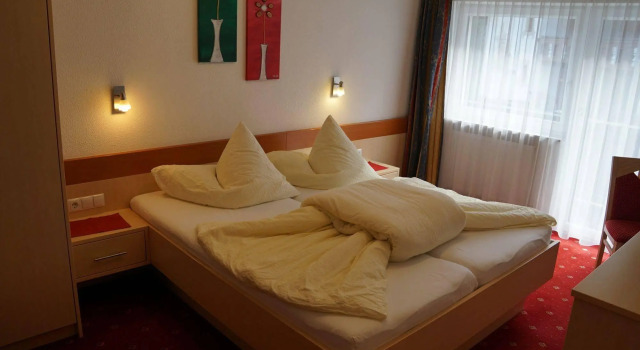 Apart Felsenhof, Rezervați Hotel-apartament Längenfeld 