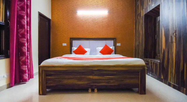 Hotel Kaushik by OYO Rooms