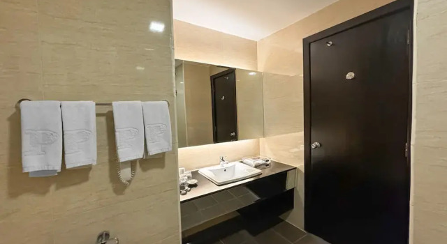 Семейный номер Standard с видом на город Pan Borneo Hotel Kota Kinabalu
