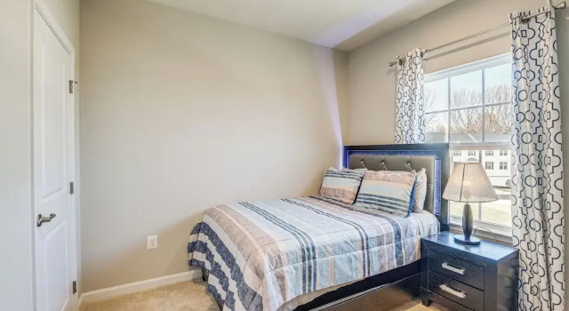 30 Mi to Downtown DC: Charming Dale City Townhome!, Prenota Appartamento Woodbridge Virginia