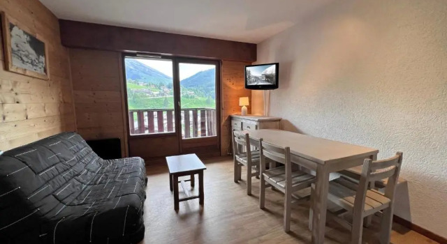 Residence 2-234 - Proche centre du village avec garage, Забронировать Отель Ла-Клюза Лыжный курорт на озере Анси, рядом с Плавательный бассейн Aravis