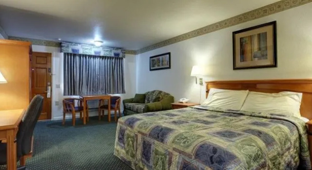 Americas Best Value Inn & Suites Woodland, Забронировать Отель Вудленд штат Калифорния, рядом с Музей бензозаправочных станций Reiff
