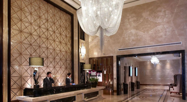 S Aura Hotel