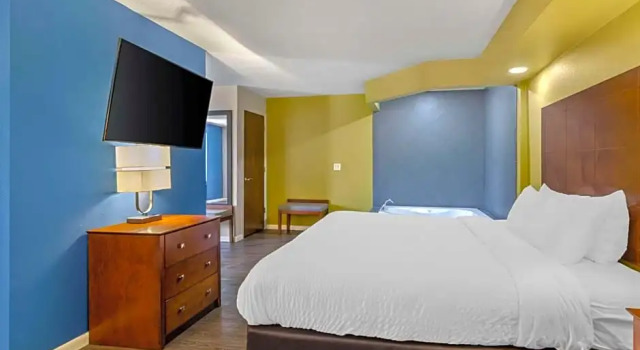 Suite Clarion Pointe Staunton East
