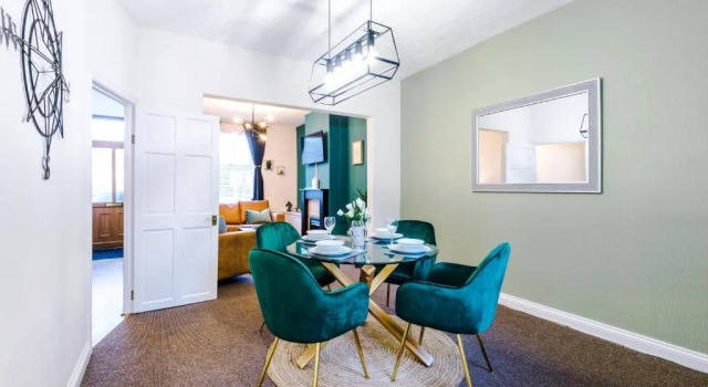 Smart home near Chester City Centre, Забронировать Отель Отели Честера с парковкой, Парковка