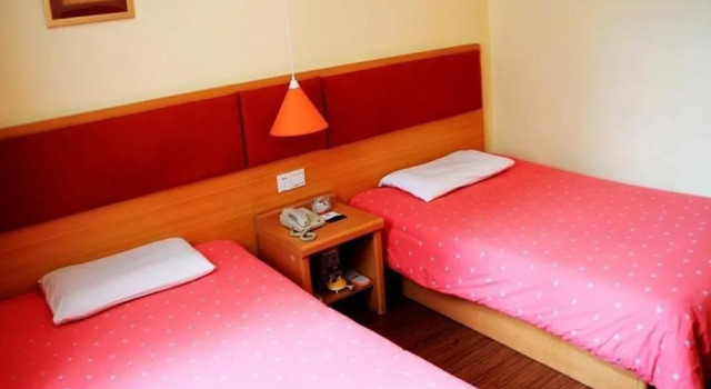 Home Inn Xian Bell Tower Luomashi Pedestrian Street, Забронировать Отель Синьчэн Сиань, рядом с Мусульманская улица