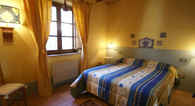 Cosy Apartment With Communal Pool and Stunning Views, Book Lejlighed Hoteller i Fabro med parkering, Parkering