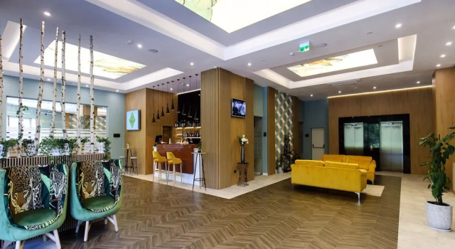 Grand View Hotel & Suites