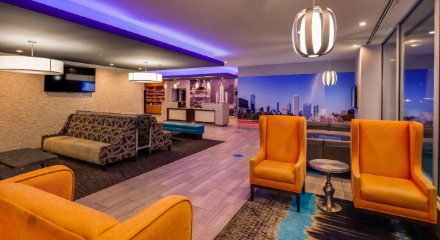 La Quinta Inn & Suites by Wyndham Chicago - Lake Shore, Забронировать Отель Отели Иллинойс 3 звезды, 3*