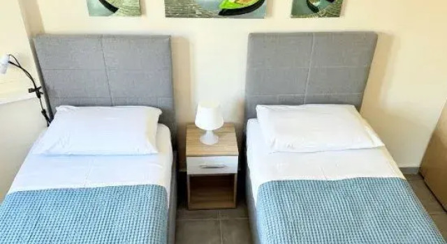 Апартаменты Fifty Shades of Blue 10 sec to sea 5PL 2BD 2BA