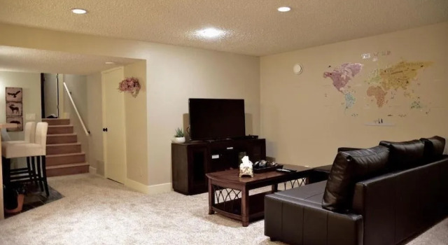 Calgary Cozy Home