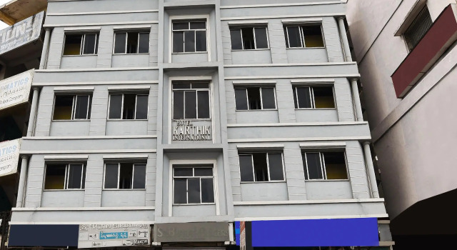 SPOT ON 41643 Karthik International
