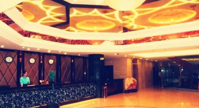 vienna hotel (HuaZhong Agricultural University in South Lake Store)