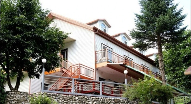 Gangneung Happy Pension, Boek Hotel Hotels in Gangwon-Do met parkeren, Parkeren