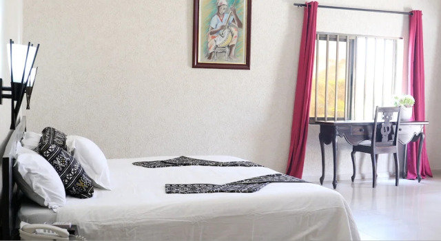 Люкс с балконом Hôtel Résidence Madiba