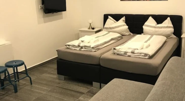 Pension Hardhof, Забронировать Отель Отели Middle Franconia с завтраком, Завтраки