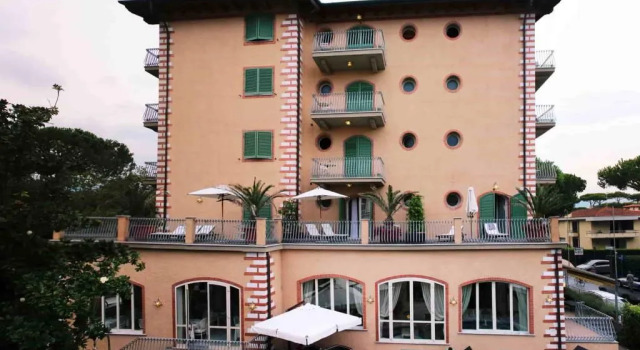 La Pigna, Varaa Hotelli Marina di Pietrasanta Versilia