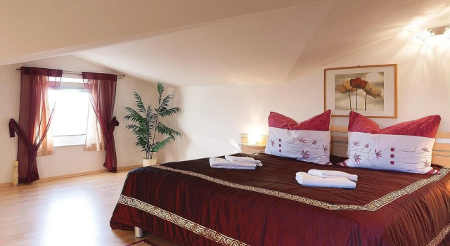 Nice Apartment in Pula With 4 Bedrooms and Wifi, Prenota Appartamento Valbandon Istria