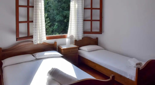 Apartment in a summer house with sea view, Book Apartment Chorefto 