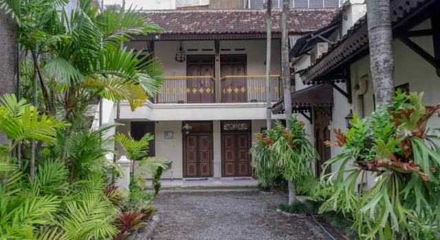 Cakra Homestay Solo RedPartner, Boek Hotel Solo. Central Java