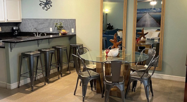 Коттедж Cognito Townhouse 3 Bedroom Home by RedAwning