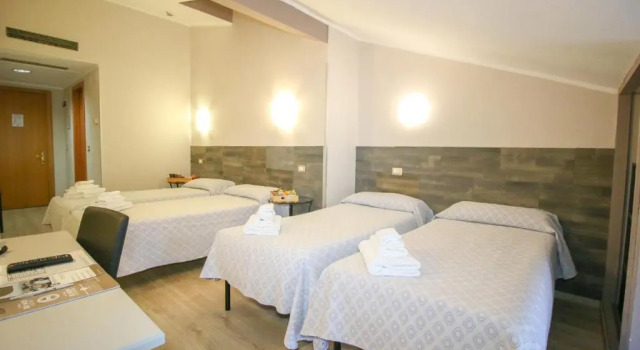 Четырёхместный номер Standard Comfort Мансарда Hotel Miramonti