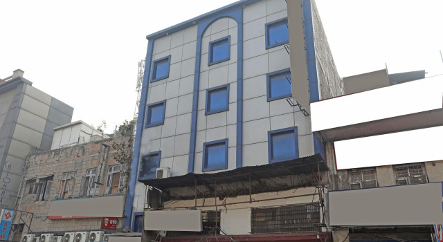 OYO 512 Hotel Aman Inn, Забронировать Отель Отели Нью-Дели с бассейном, рядом с Рынок Садар-Базар, Бассейн