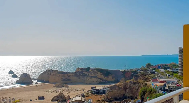 Трёхместный номер Standard с видом на море Hotel Avenida Praia