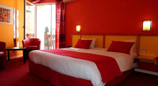 hôtel tennis internationnal, Rezervați Hotel Agde Canal du Midi
