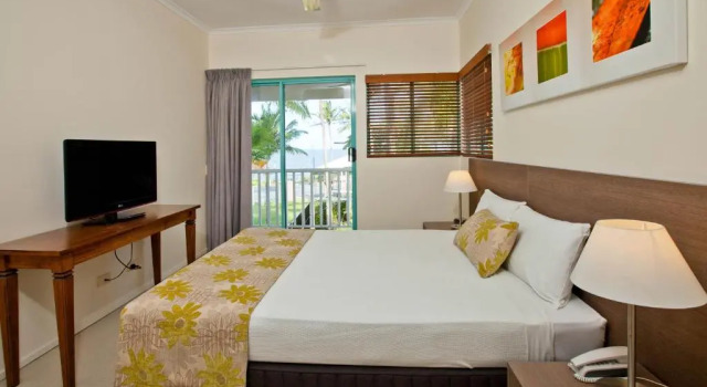 Апартаменты с 3 комнатами Coral Sands Beachfront Resort