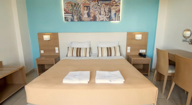 Семейный люкс с балконом Aeolian Gaea Hotel