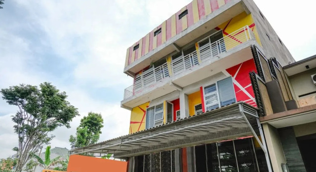 SPOT ON 2387 Bukit Cemara Tidar Family