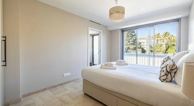 Апартаменты Bright Apartment With Sea View