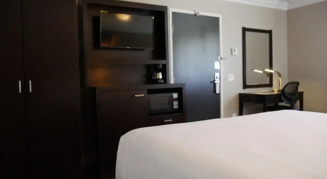 Двухместный номер Deluxe Inn at Highway 1