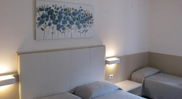 Трёхместный номер Standard с балконом Hotel Villa Claudia