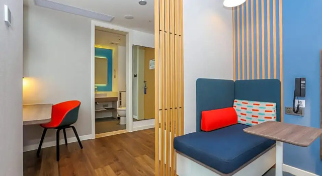 Двухместный номер Standard Holiday Inn Express Jingdezhen City Center