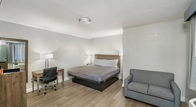 Rodeway Inn Stockton Highway 99, Забронировать Отель Стоктон штат Калифорния