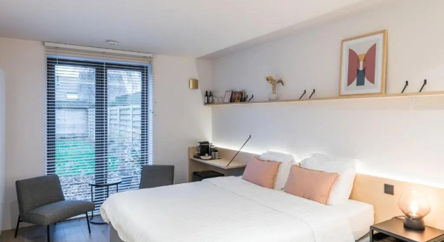 Poutrelle Guestrooms, Забронировать Отель Отели в центре Ассебрук, в центре