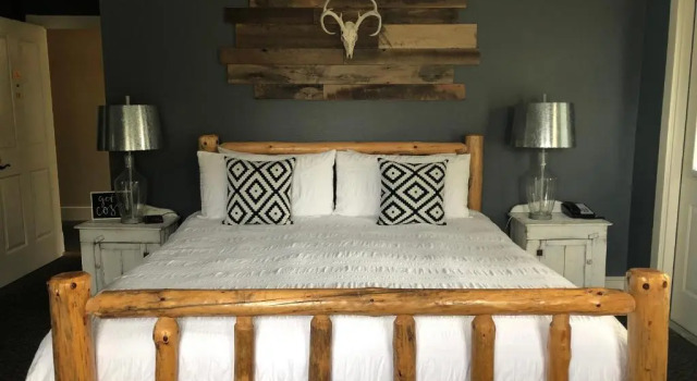 Номер Standard с видом на бассейн Gruene River Hotel & Retreat