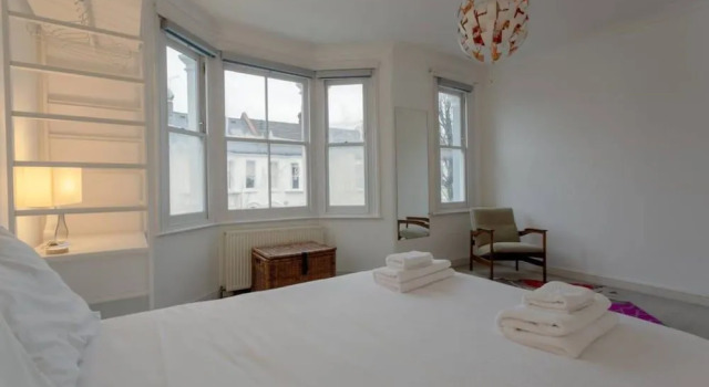 2 Bedroom House in Kensal Green, Забронировать Дом для отпуска Виллы Большого Лондона, Вилла