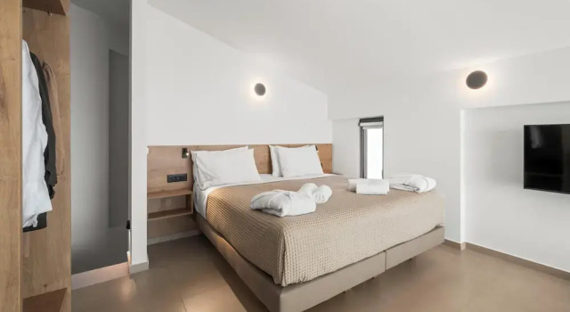 Апартаменты Economy Evelmare Beachfront Apartments